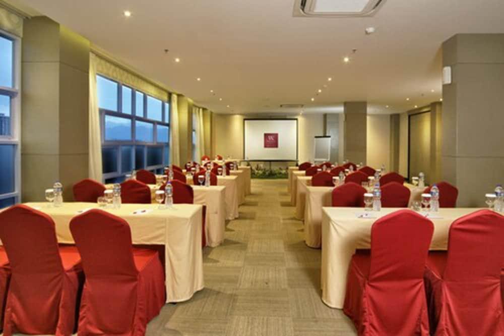 West Point Hotel Bandung Exterior foto
